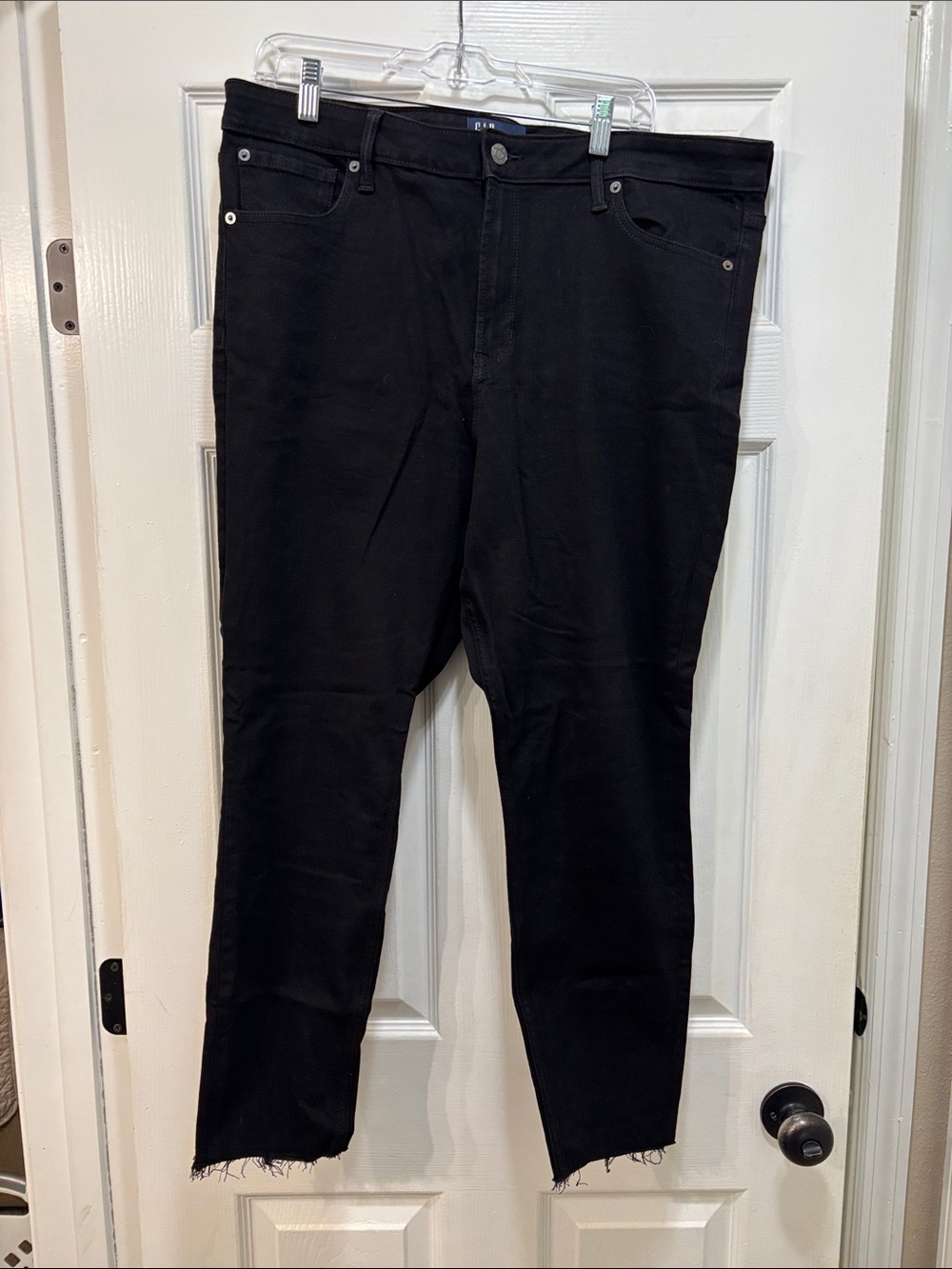 GAP Women's Black Slim Straight Jeans